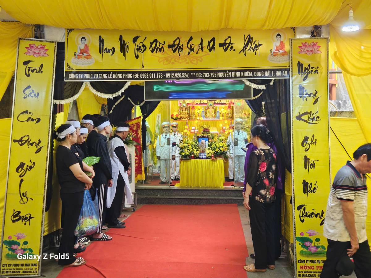 Sự khác biệt giữa lễ tang tại nhà và lễ tang tại hội trường