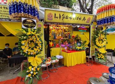 Gợi ý thiết kế phông rạp đơn giản mà vẫn trang nghiêm