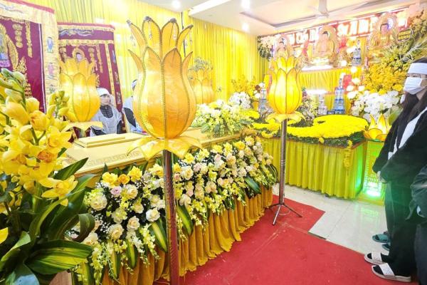 Lợi ích việc thuê phông bạt cho các buổi lễ tang