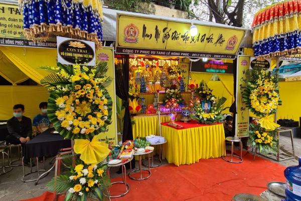 Gợi ý thiết kế phông rạp đơn giản mà vẫn trang nghiêm